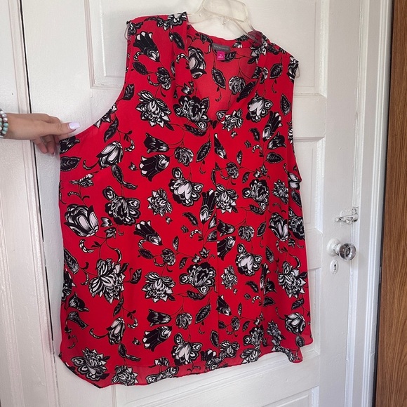 Vince Camuto Red and Black Floral Blouse 3X Sleeveless Chiffon Flowy V-Neck - Picture 4 of 13
